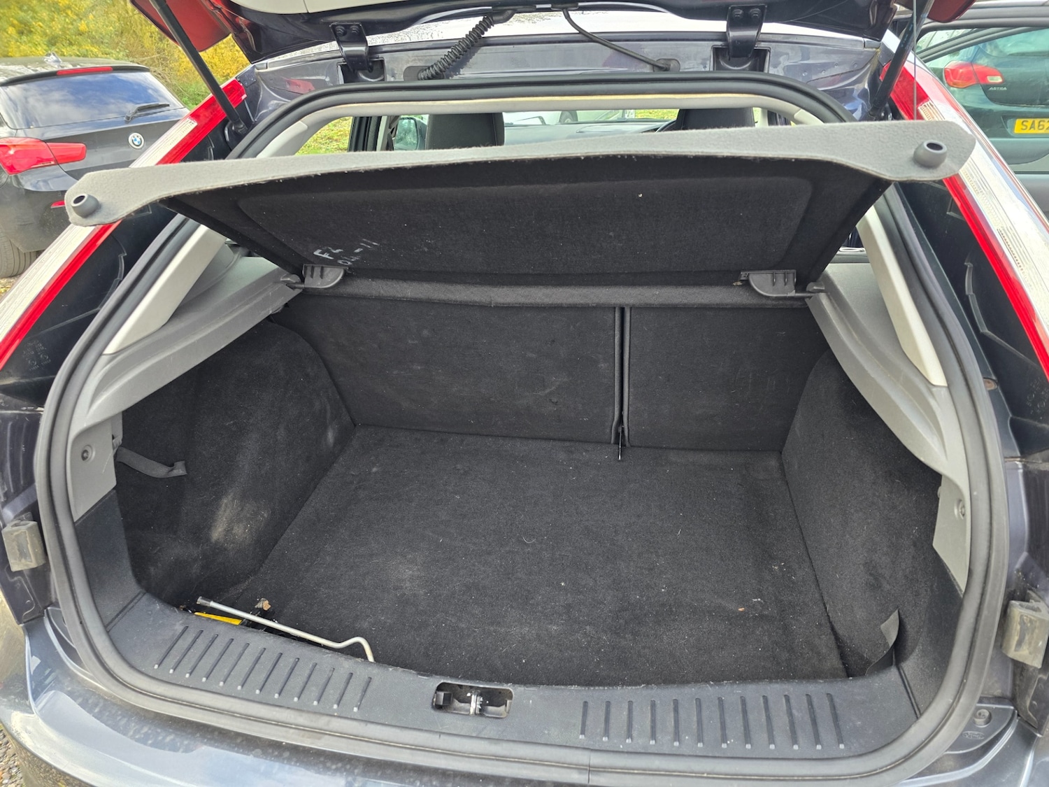 Used Ford Focus 2010 for sale - 76471369: Photo 11