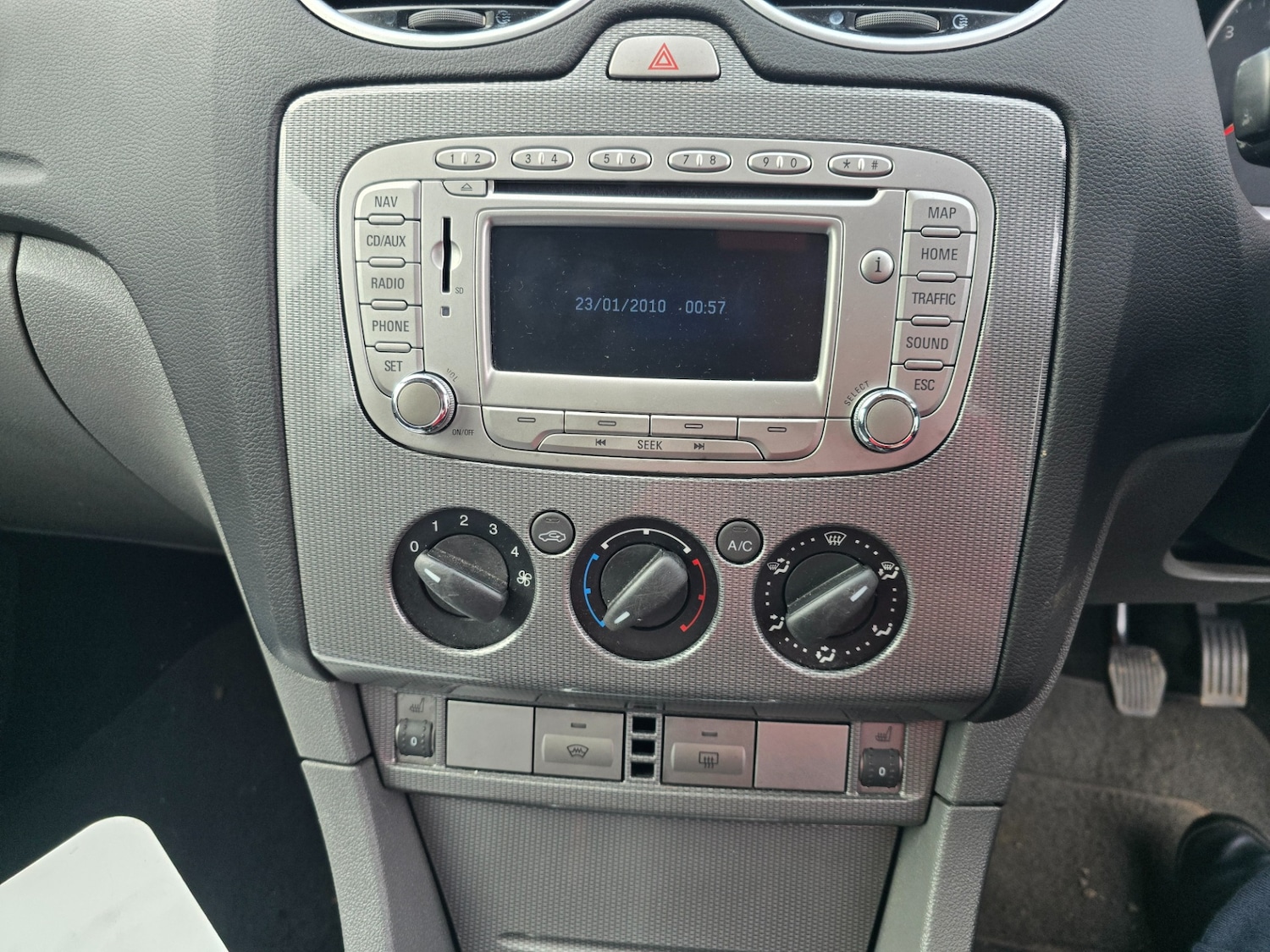 Used Ford Focus 2010 for sale - 76471369: Photo 13