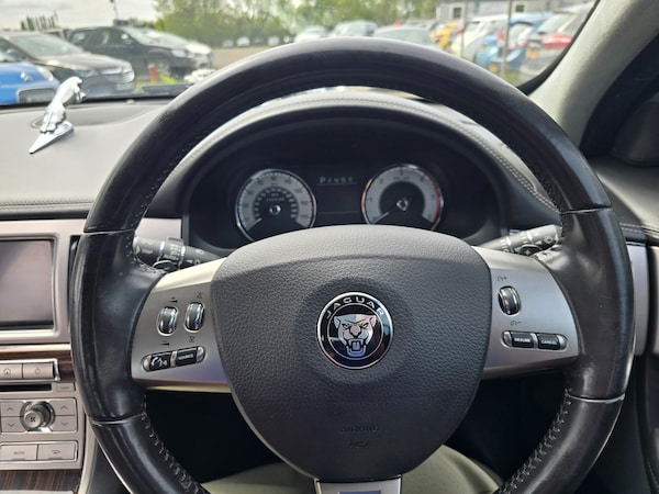 Used Jaguar XF 2011 for sale - 75699603: Photo 15