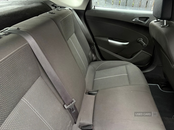 Used Vauxhall Astra 2011 for sale - 77292375: Photo 8