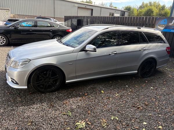 Used Mercedes-Benz E-Class 2011 for sale - 76099745: Photo 4