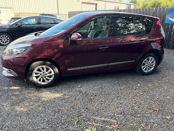 Used Renault Scenic 2015 for sale - 76099711: Photo