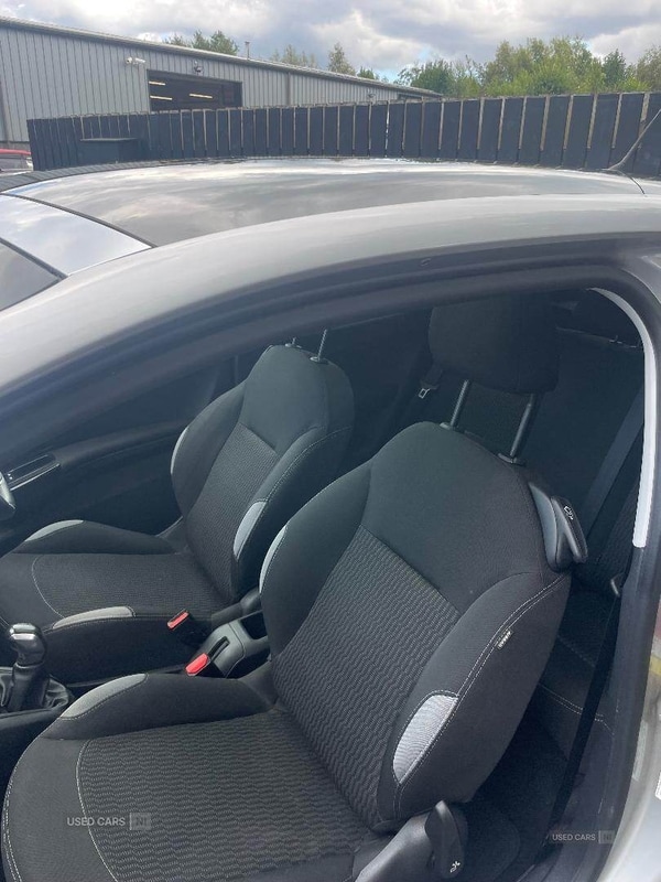 Used Peugeot 208 2015 for sale - 76308446: Photo 5