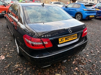 Used Mercedes-Benz E Class 2013 for sale - 76977252: Photo