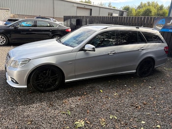 Used Mercedes-Benz E Class 2011 for sale - 76690492: Photo