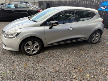 Used Renault Clio 2015 for sale - 76099681: Photo