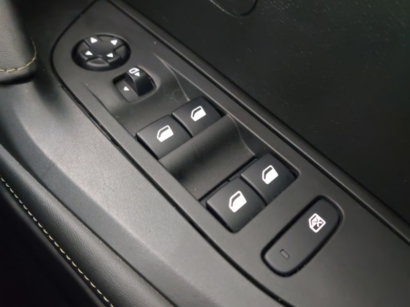 Used Peugeot 2008 2020 for sale - 77960464: Photo 15