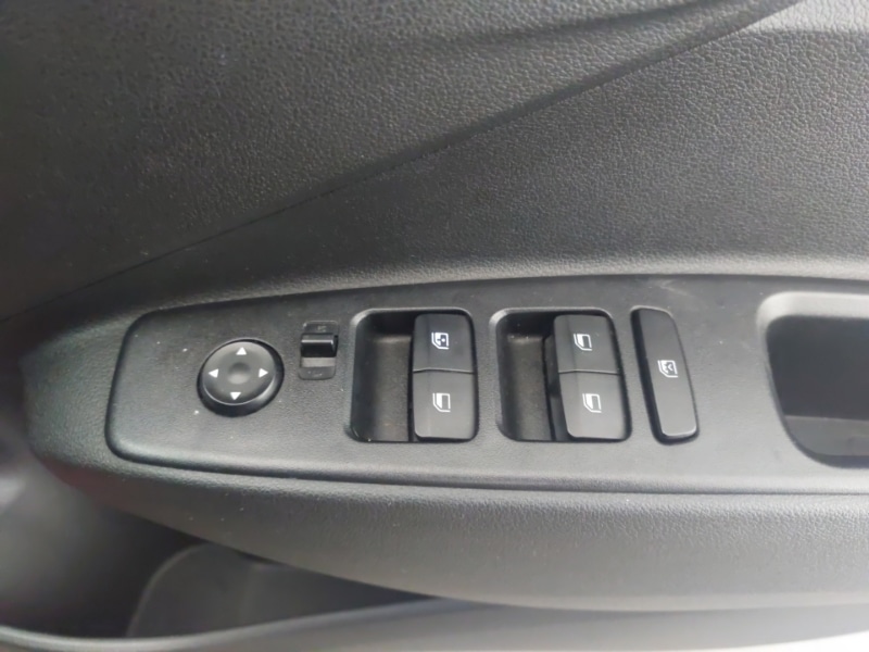 Used Hyundai i10 2023 for sale - 76721812: Photo 19