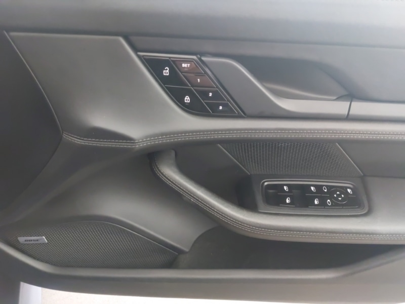 Used Porsche Taycan 2020 for sale - 76846997: Photo 19