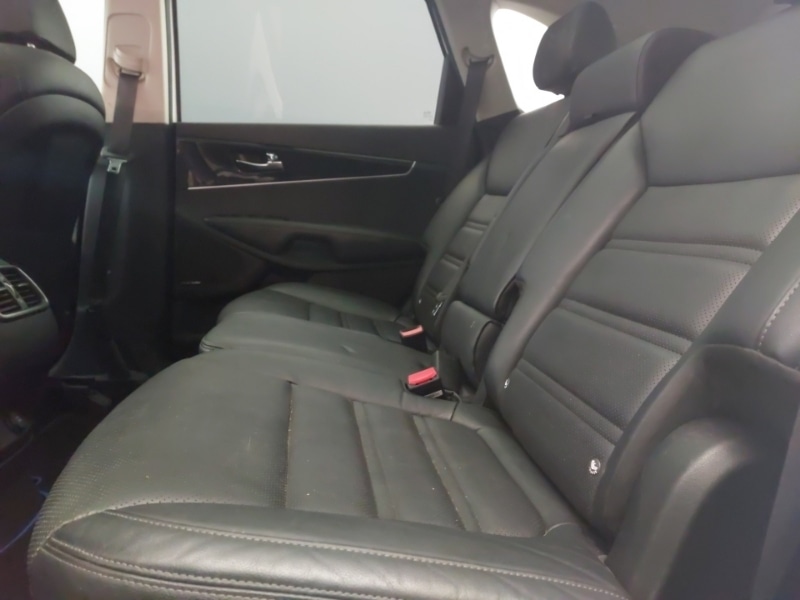 Used Kia Sorento 2019 for sale - 77000030: Photo 6
