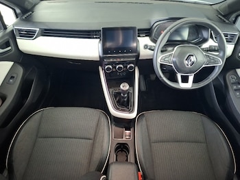 Used Renault Clio 2023 for sale - 79501656: Photo
