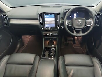 Used Volvo XC40 2024 for sale - 76165729: Photo 2