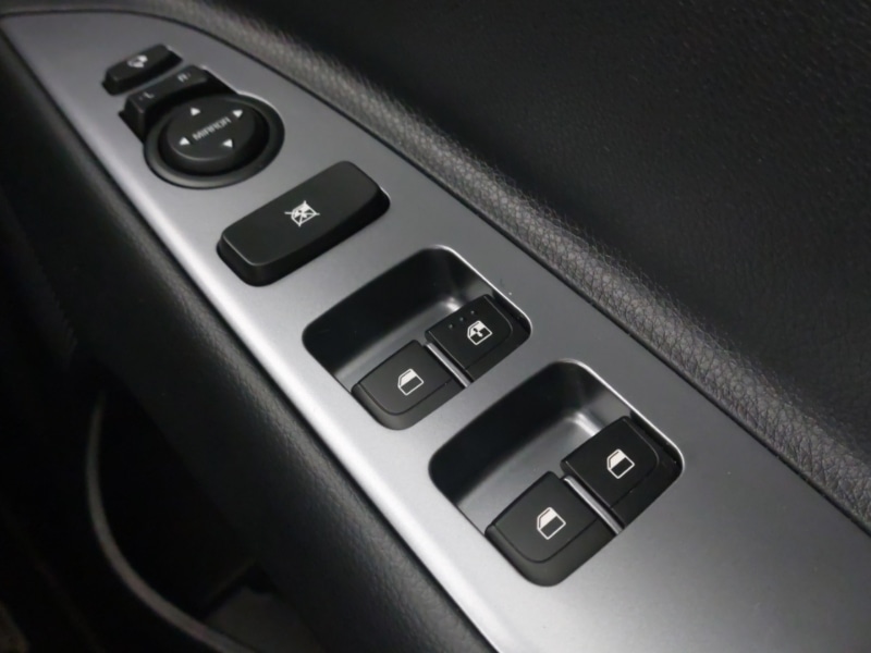 Used Kia Stonic 2024 for sale - 76078645: Photo 14