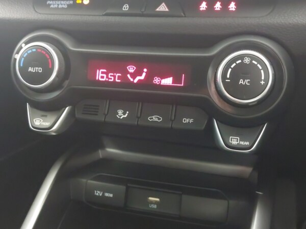 Used Kia Stonic 2024 for sale - 76078645: Photo 17