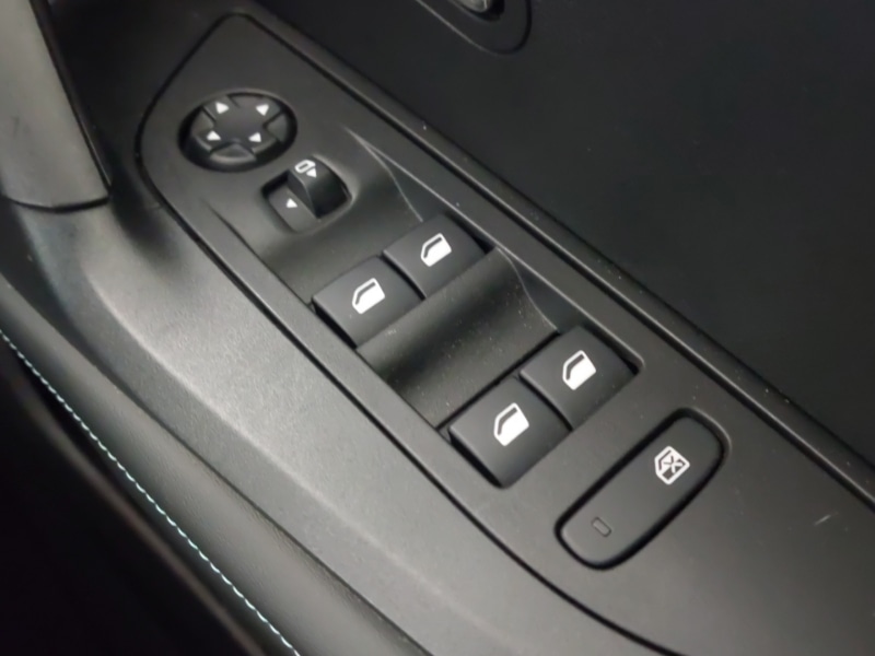 Used Peugeot 2008 2023 for sale - 77777227: Photo 15