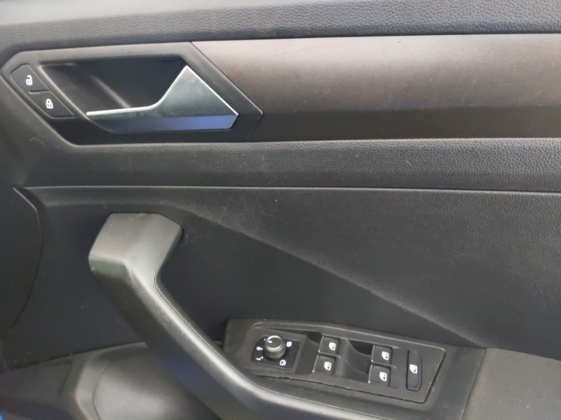 Used Volkswagen T-Roc 2018 for sale - 76925195: Photo 19