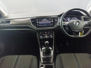 Used Volkswagen T-Roc 2018 for sale - 76925195: Photo