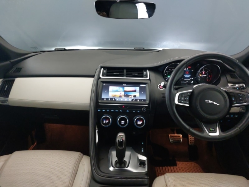 Used Jaguar E-Pace 2018 for sale - 76589391: Photo 2