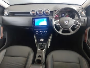 Used Dacia Duster 2023 for sale - 79382976: Photo