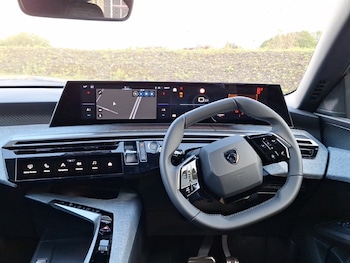 Used Peugeot 3008 2025 for sale - 76078400: Photo 2