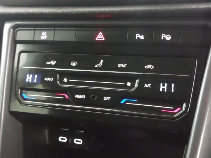 Used Volkswagen T-Roc 2023 for sale - 77852509: Photo 15