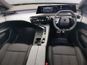 Used Peugeot 5008 2025 for sale - 76726298: Photo