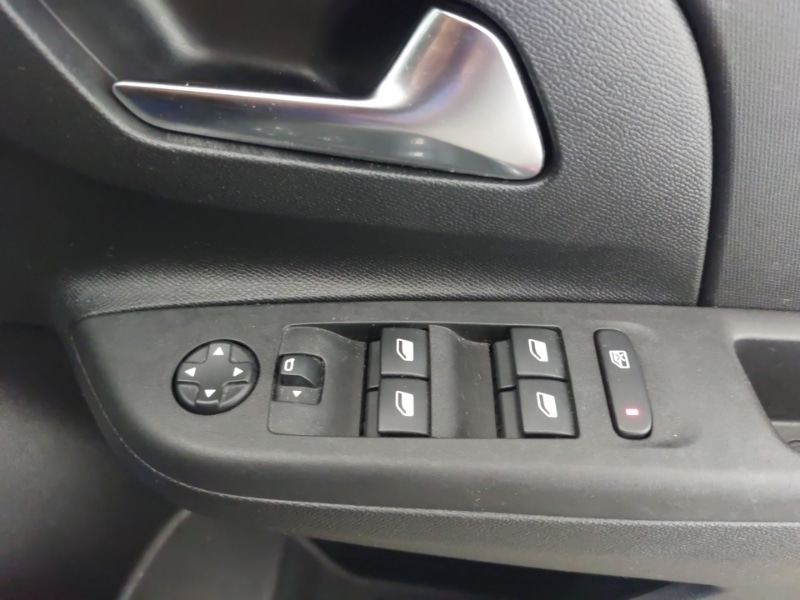 Used Vauxhall Corsa 2023 for sale - 76502400: Photo 18