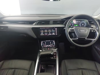 Used Audi e-tron 2020 for sale - 77500028: Photo