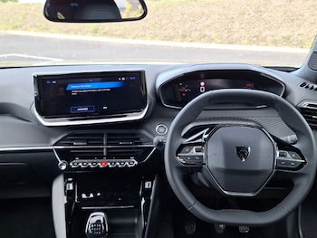 Used Peugeot 2008 2025 for sale - 75702139: Photo