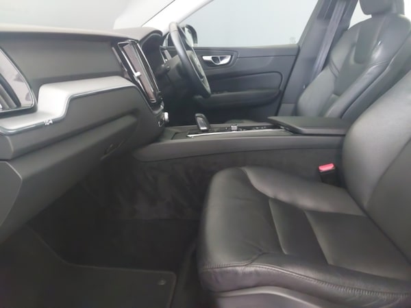Used Volvo XC60 2021 for sale - 76325589: Photo 5