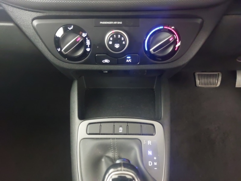 Used Hyundai i10 2023 for sale - 76687628: Photo 15