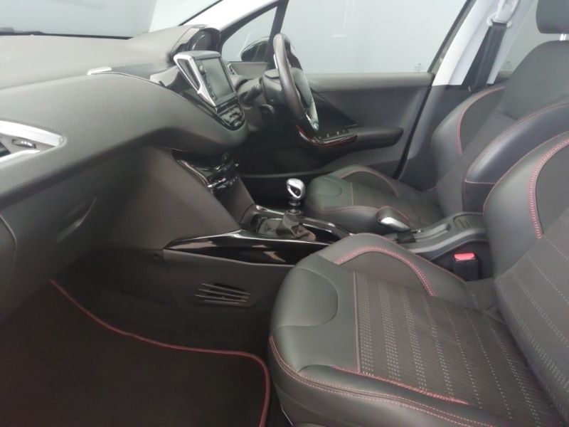 Used Peugeot 2008 2018 for sale - 76893851: Photo 5