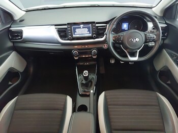 Used Kia Stonic 2018 for sale - 77606053: Photo