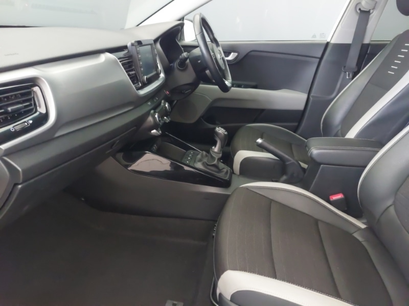 Used Kia Stonic 2018 for sale - 77606053: Photo 5