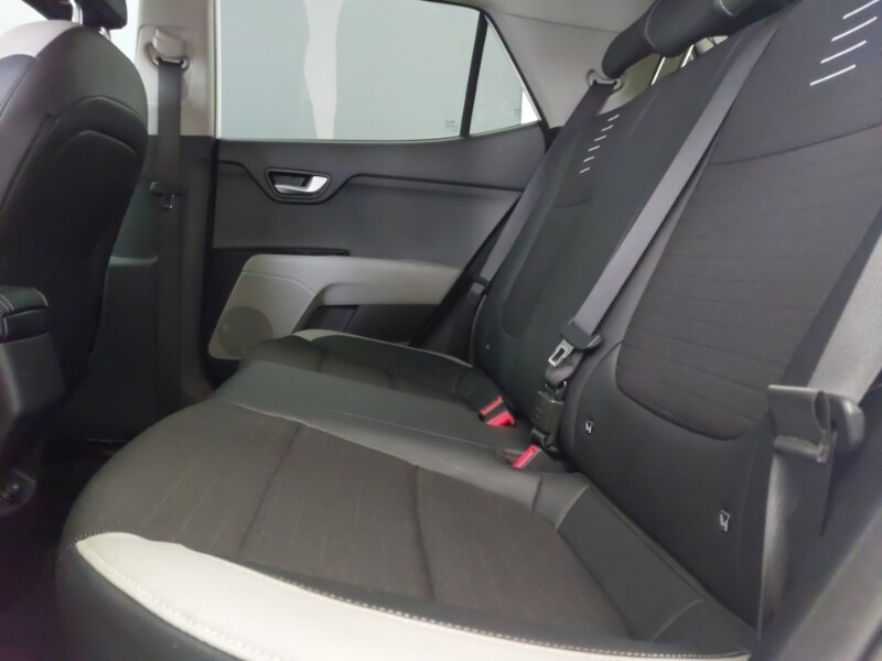 Used Kia Stonic 2018 for sale - 77606053: Photo 6