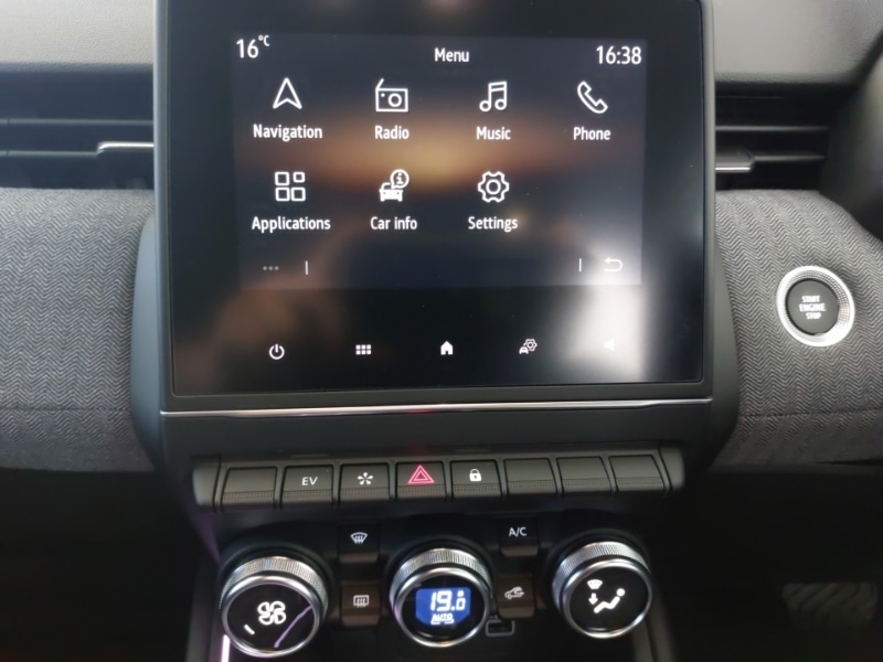 Used Renault Clio 2024 for sale - 77969177: Photo 10