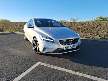 Used Volvo V40 2017 for sale - 78467407: Photo