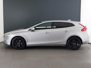 Used Volvo V40 2017 for sale - 78467407: Photo