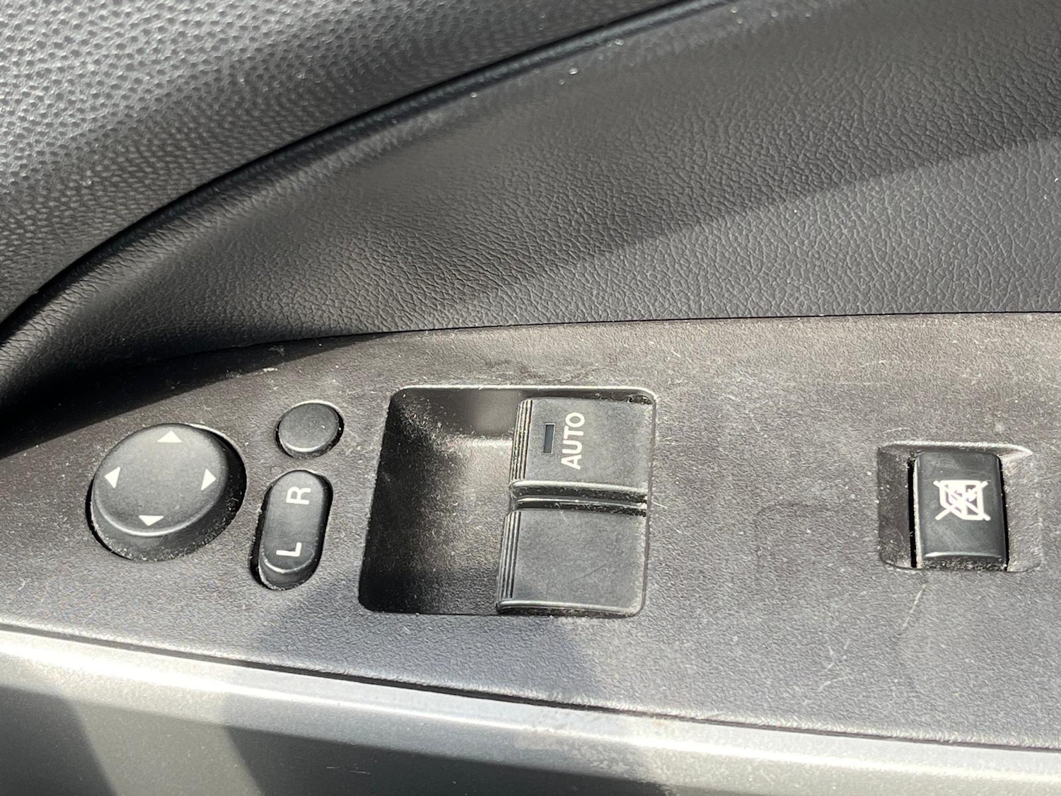 Used Mazda Mazda2 2012 for sale - 77087360: Photo 37