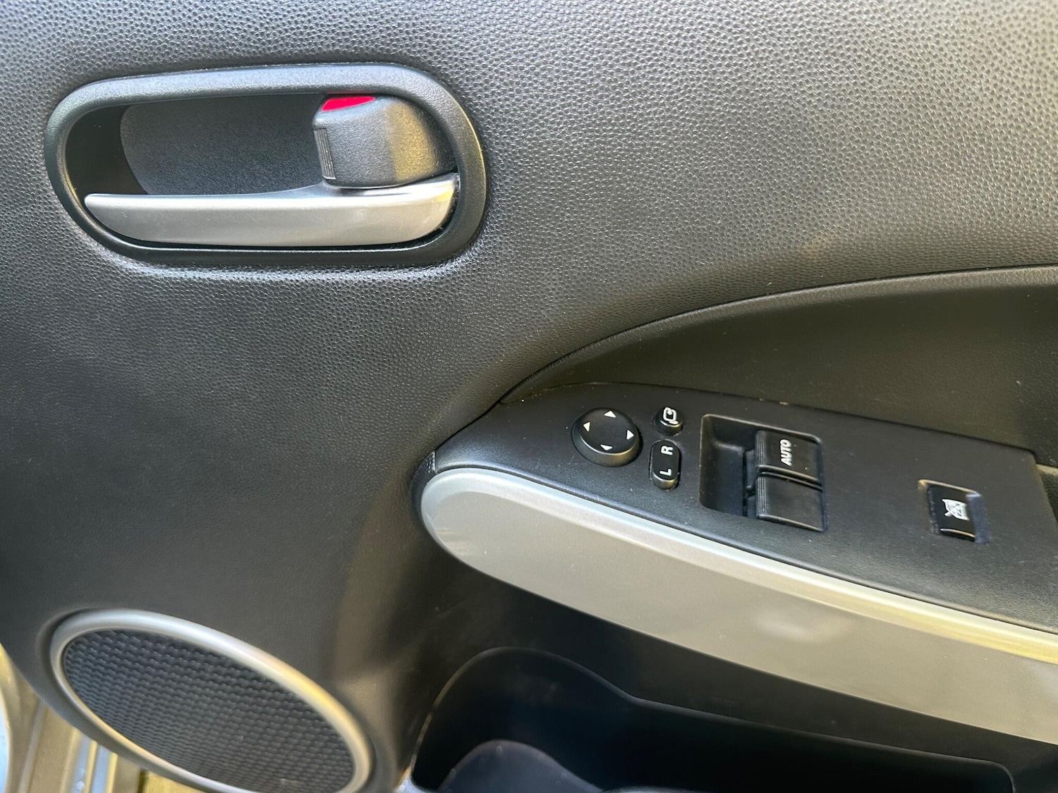 Used Mazda Mazda2 2012 for sale - 76179346: Photo 19