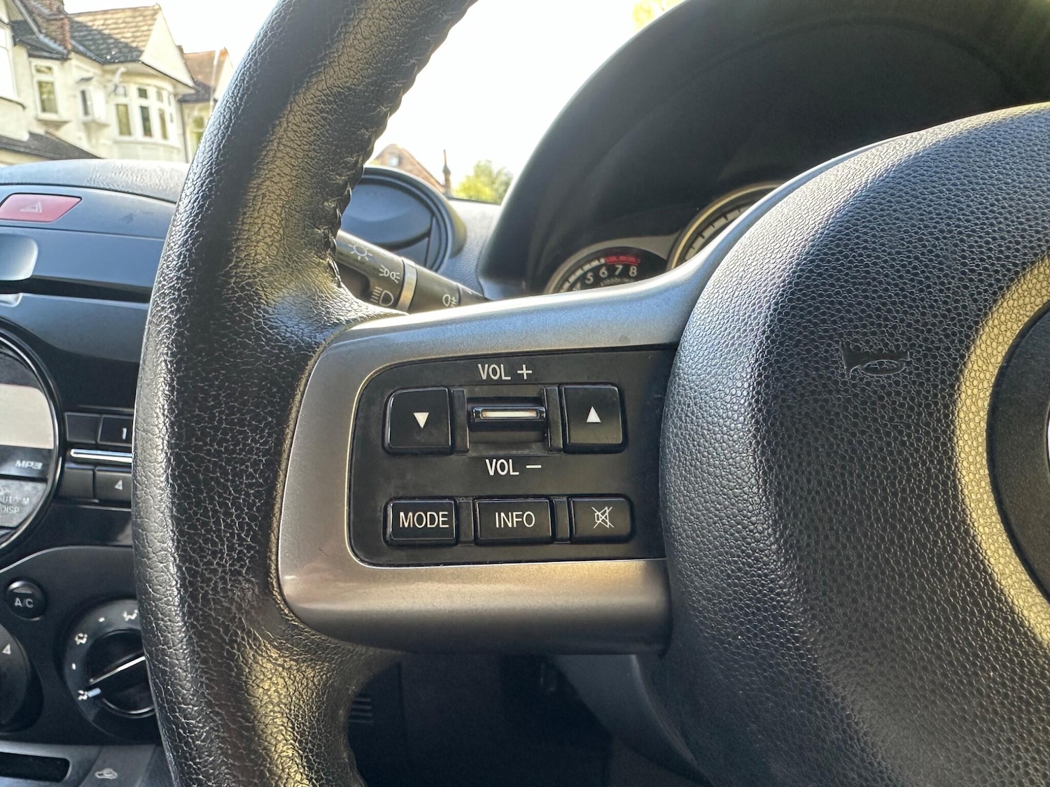 Used Mazda Mazda2 2012 for sale - 76179346: Photo 20