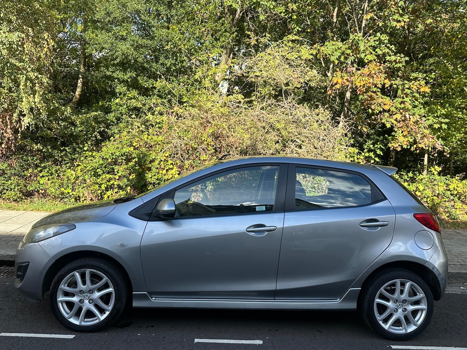 Used Mazda Mazda2 2012 for sale - 76179346: Photo 8