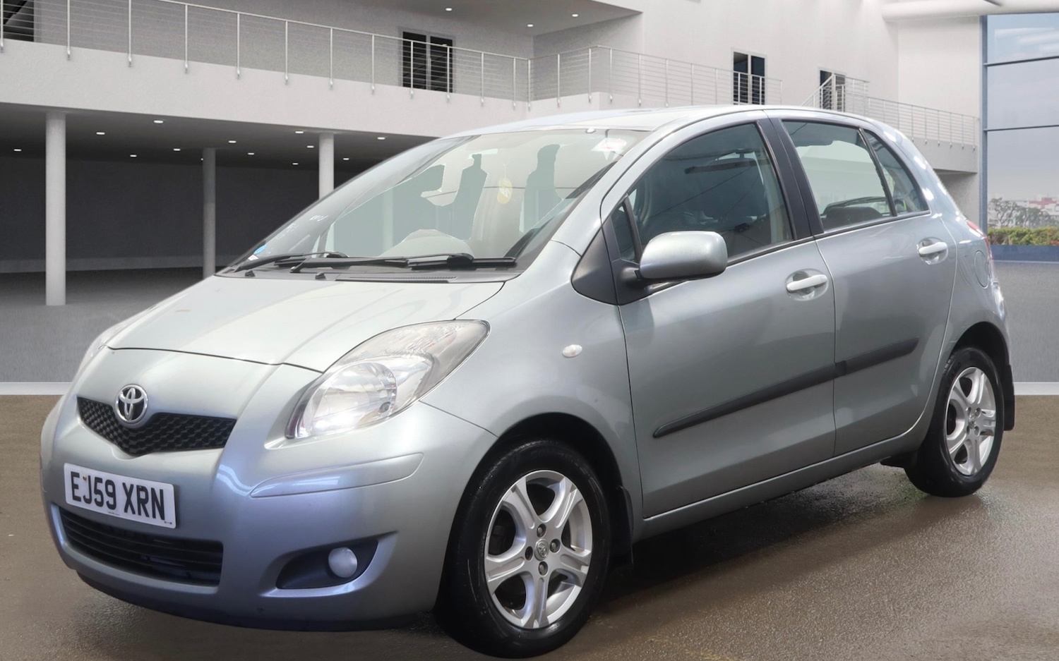 Used Toyota Yaris 2010 for sale - 77213683: Photo 2