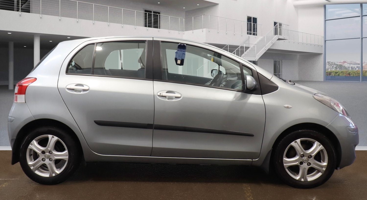 Used Toyota Yaris 2010 for sale - 77213683: Photo 3