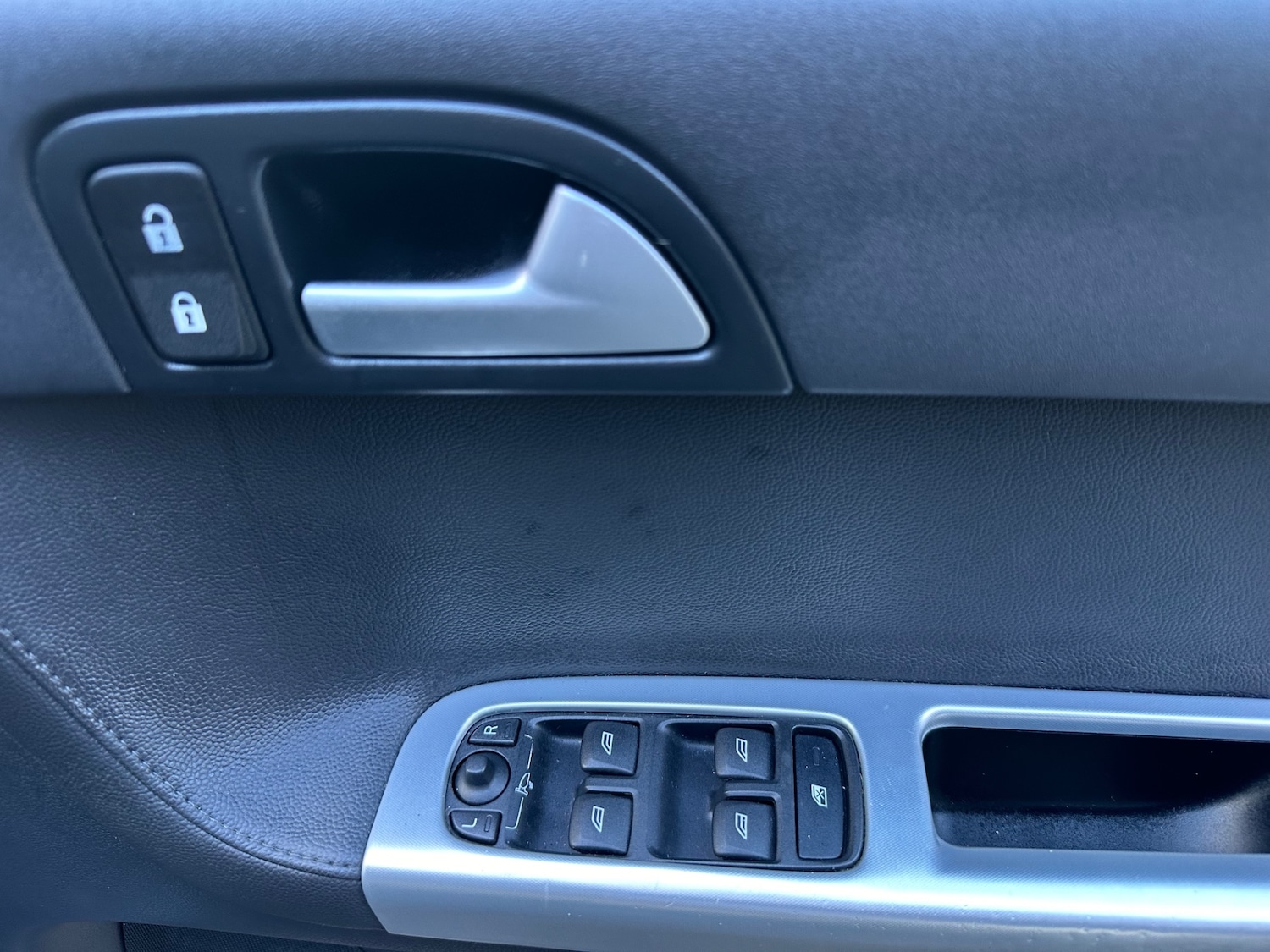 Used Volvo V50 2010 for sale - 77404704: Photo 22