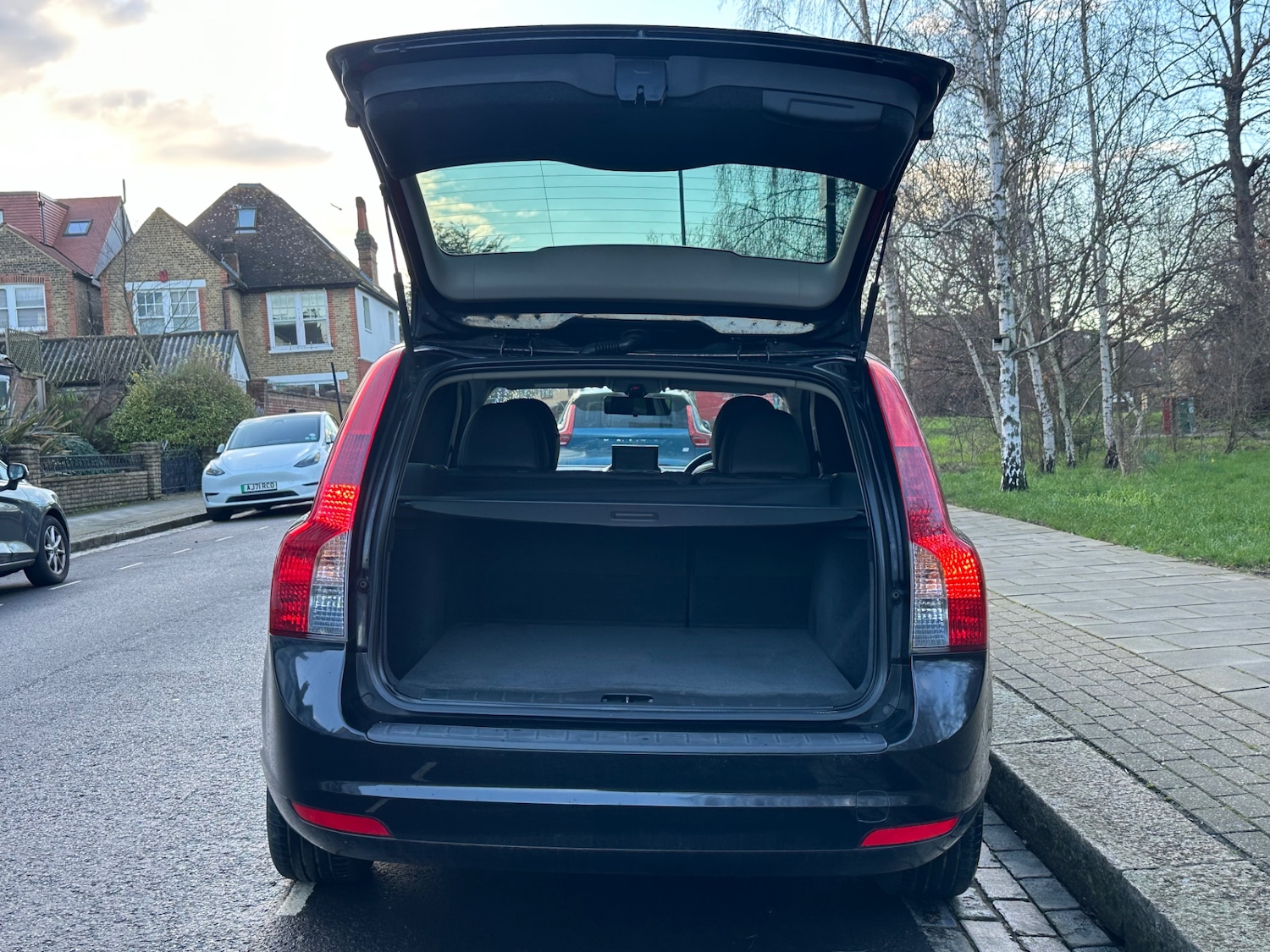 Used Volvo V50 2010 for sale - 77404704: Photo 4