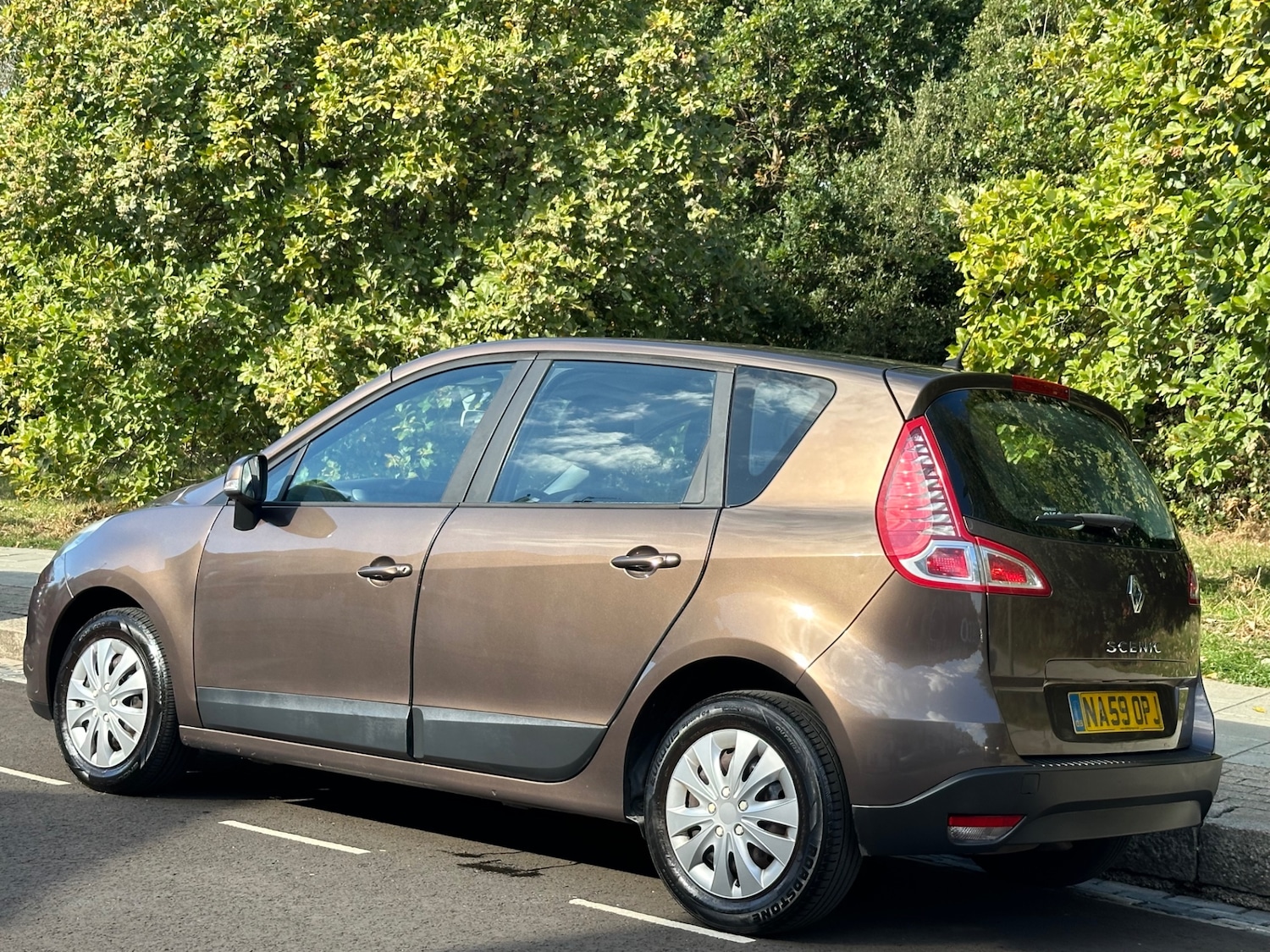 Used Renault Scenic 2009 for sale - 77087389: Photo 11