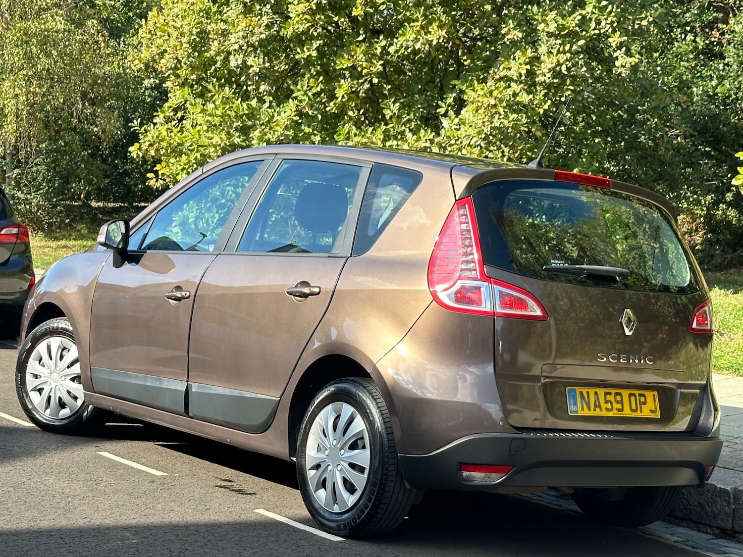 Used Renault Scenic 2009 for sale - 77087389: Photo 2