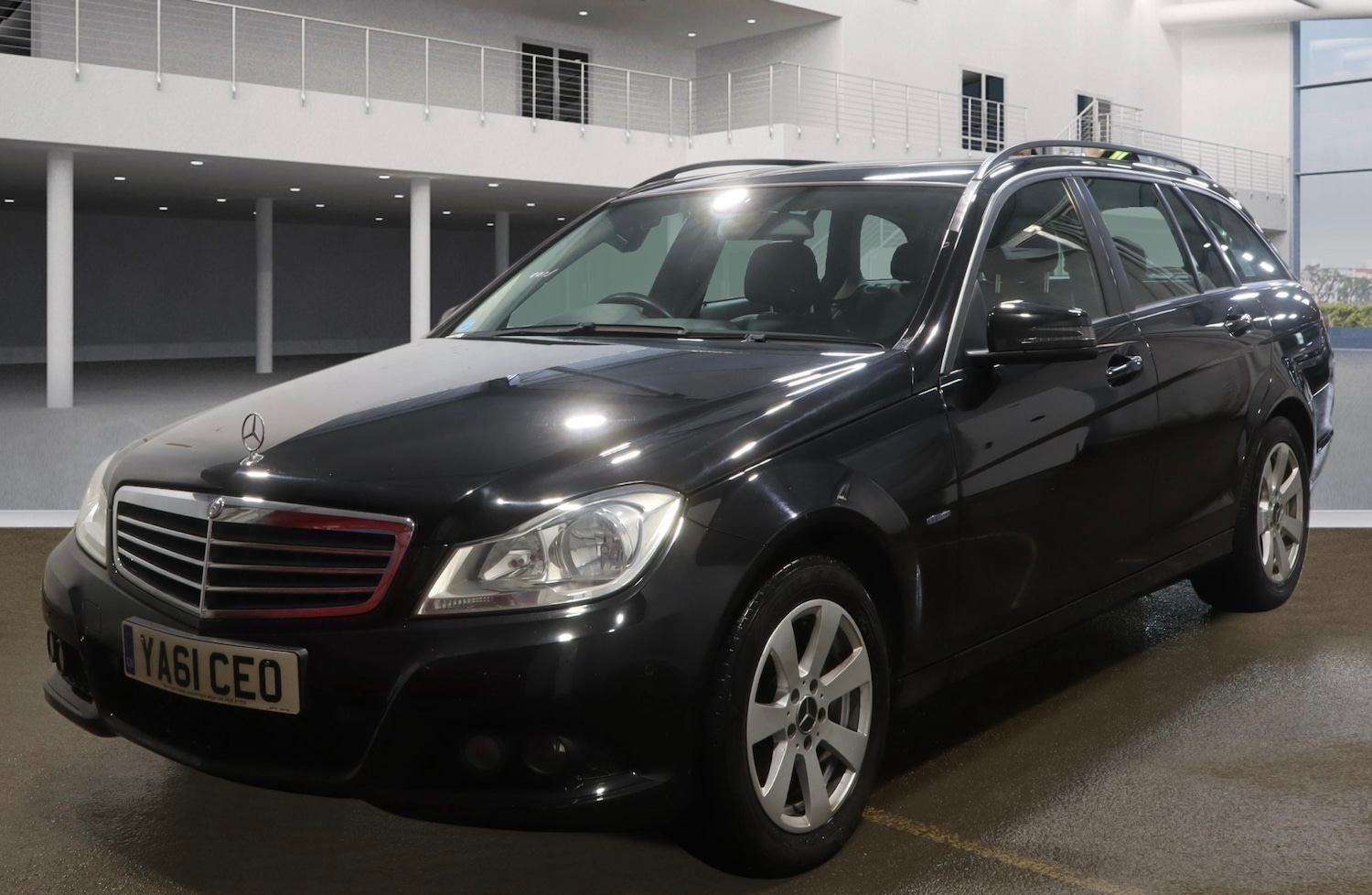 Used Mercedes-Benz C Class 2012 for sale - 77213682: Photo 4
