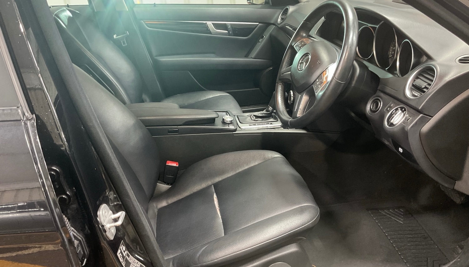 Used Mercedes-Benz C Class 2012 for sale - 77213682: Photo 8